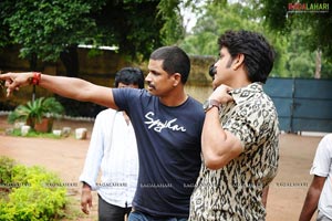 Nagarjuna-Anushka-Priyamani Film Working Stills