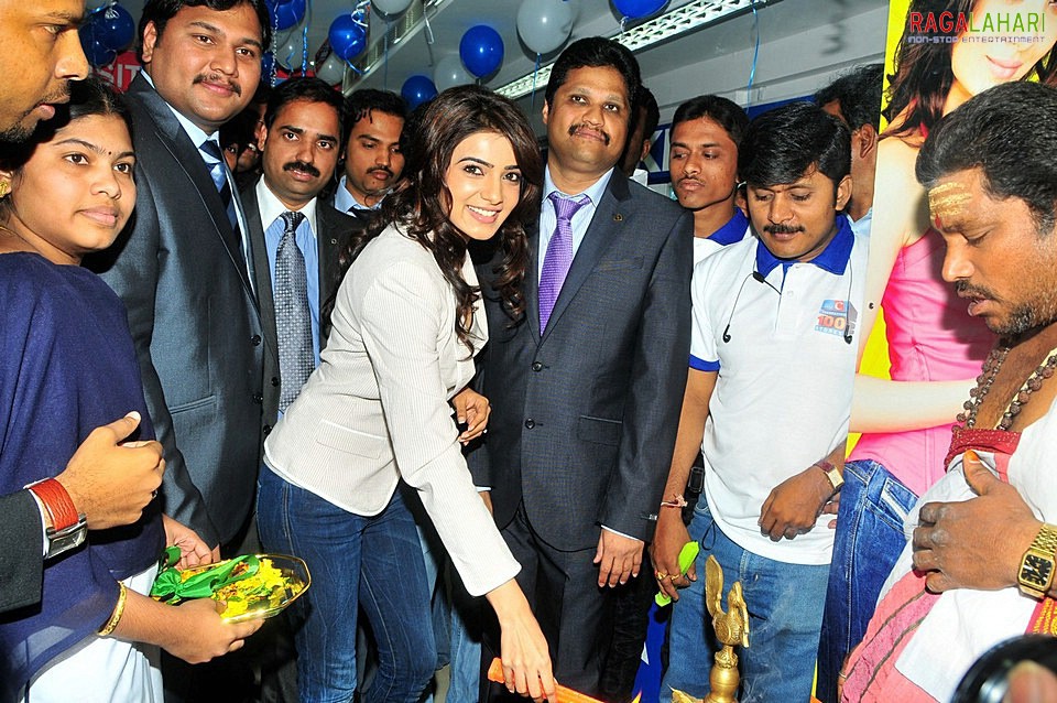 Samantha launches Big C 100th showroom in Vijayawada