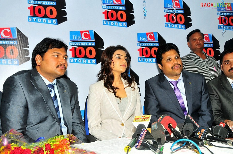 Samantha launches Big C 100th showroom in Vijayawada