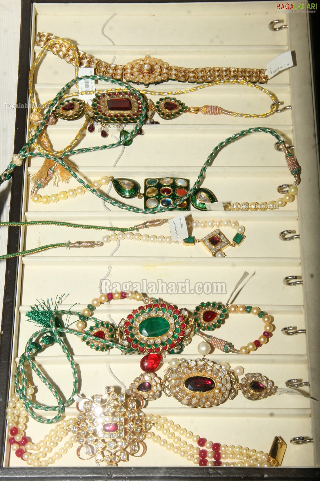 Hiya Jewellery Exhibition