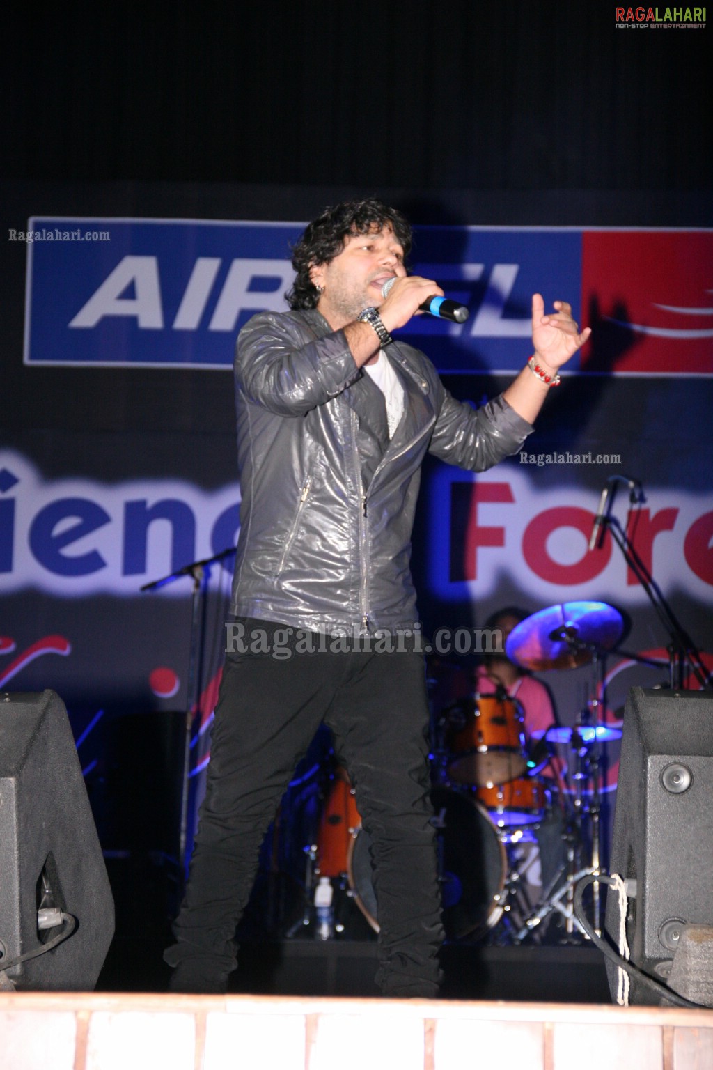 Kailash Kher's Performance at Hyderabad