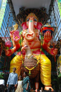 Ganesh Idols in Khairatabad for Vinayaka Chavithi 2011