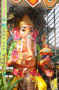 Ganesh Idols in Khairatabad for Vinayaka Chavithi 2011