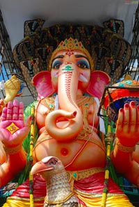 Ganesh Idols in Khairatabad for Vinayaka Chavithi 2011