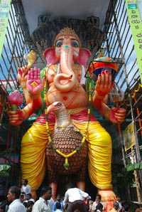 Ganesh Idols in Khairatabad for Vinayaka Chavithi 2011