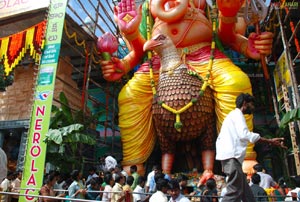 Ganesh Idols in Khairatabad for Vinayaka Chavithi 2011