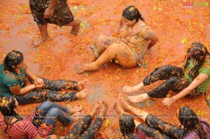 La Tomatina The Spanish Festival At Jalavihar