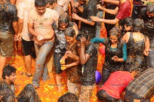 La Tomatina The Spanish Festival At Jalavihar