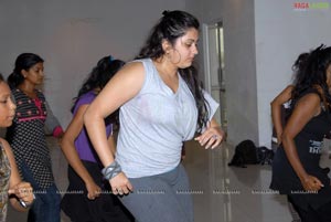 Namitha Rehearsing for Santosham Film Awards