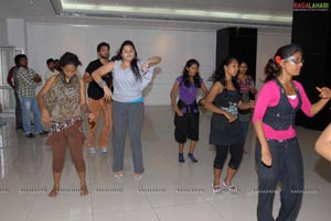 Namitha Rehearsing for Santosham Film Awards