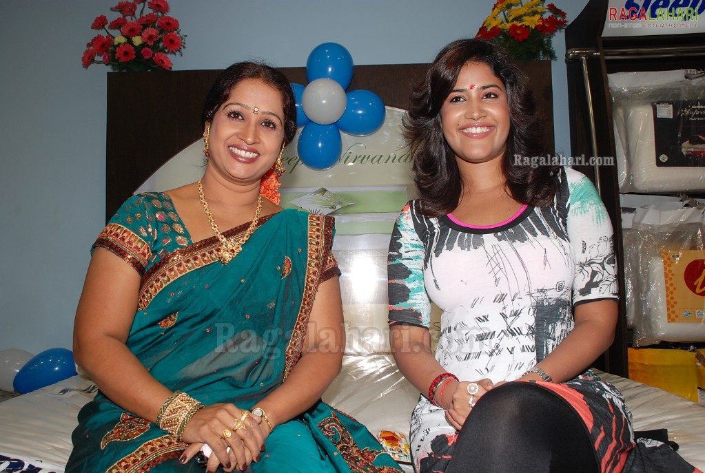 Soumya launches Sleepwell Showroom, Kukatpally