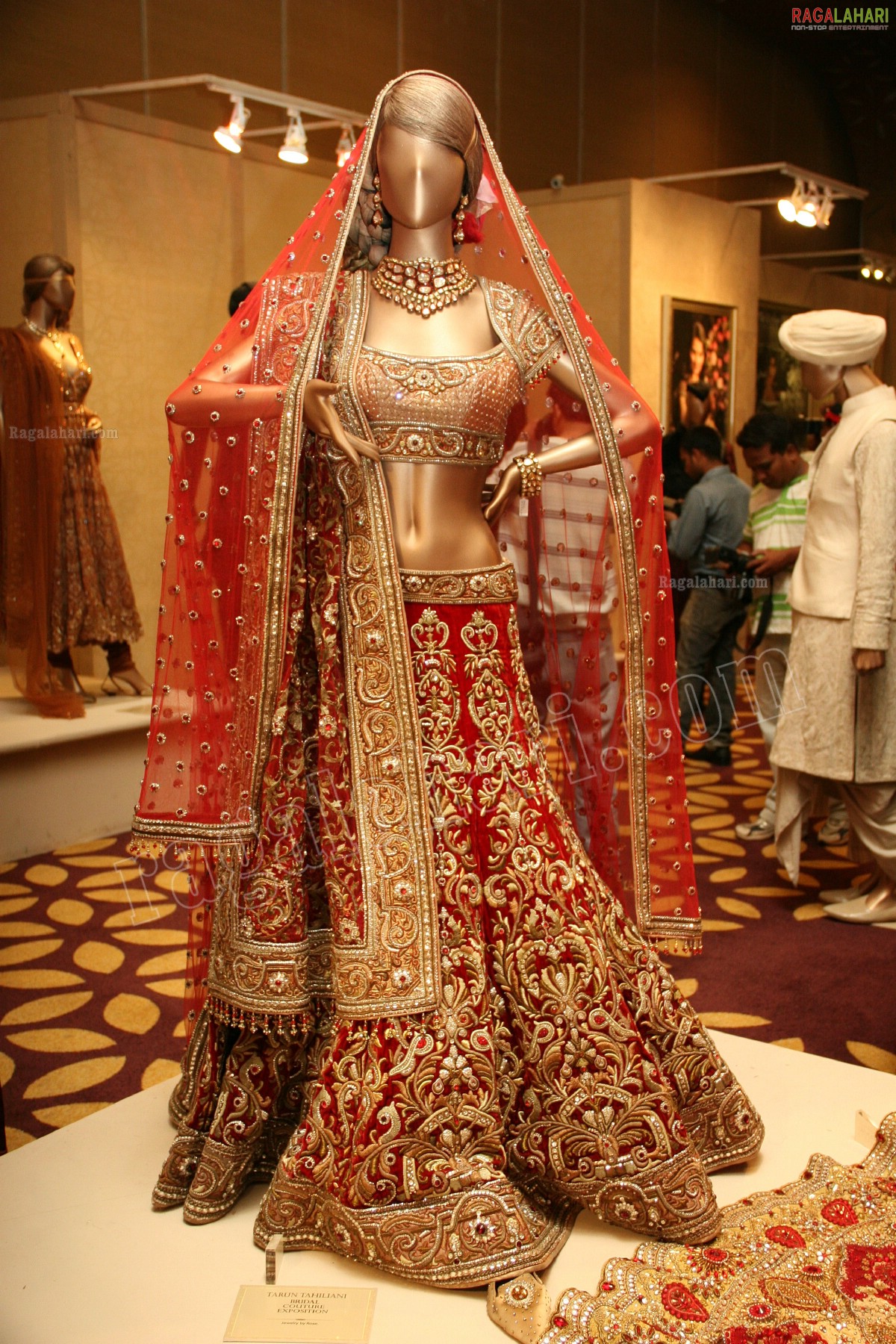 Tarun Tahiliani Bridal Couture Exposition 2011