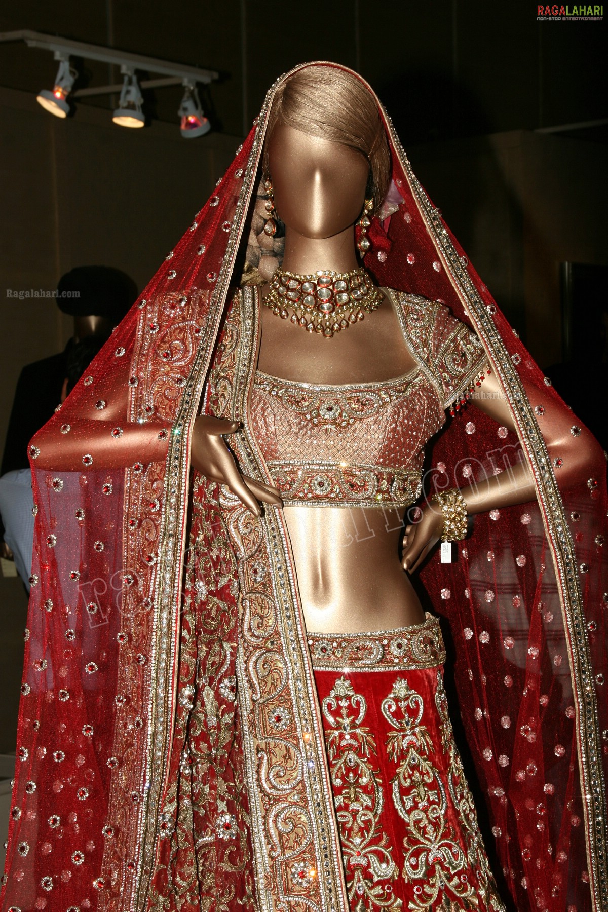 Tarun Tahiliani Bridal Couture Exposition 2011