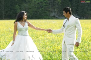 Jeeva, Taapsee