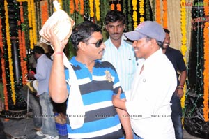 Veedu Theda Working Stills