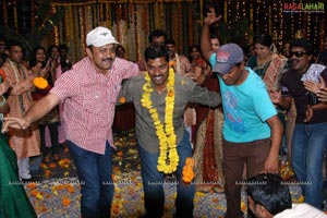 Veedu Theda Working Stills