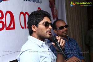 Mallu Arjun visits Saritha Savitha Sangeetha Theatres