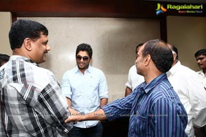 Mallu Arjun visits Saritha Savitha Sangeetha Theatres