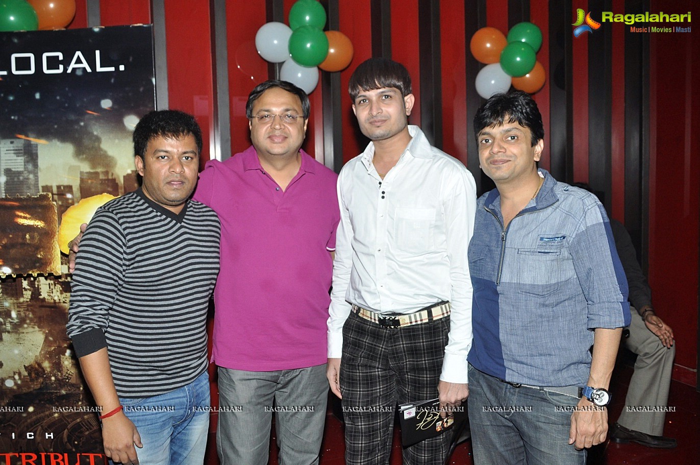 Ek Tha Tiger Premiere Show by Bisket Srikanth