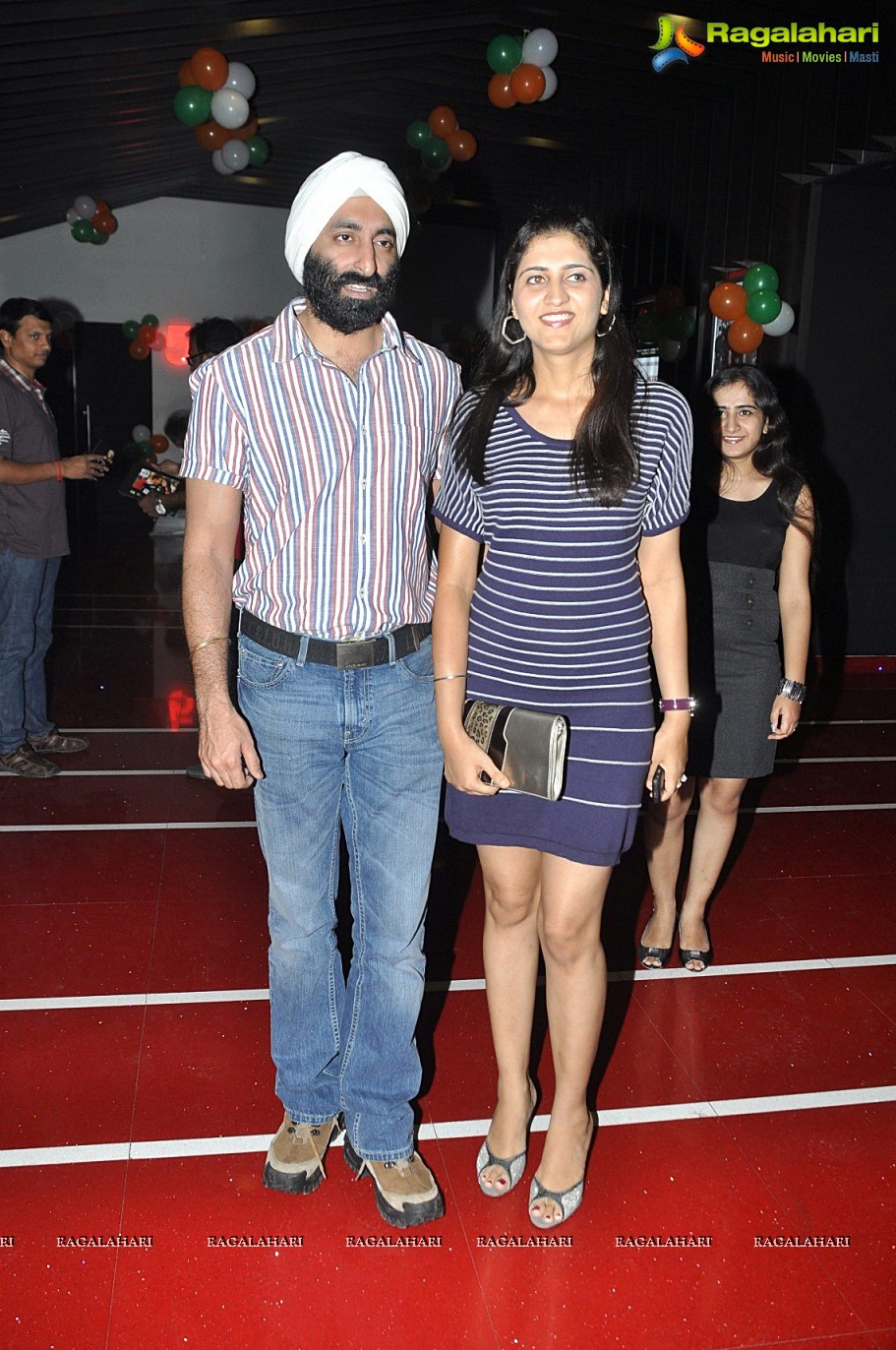 Ek Tha Tiger Premiere Show by Bisket Srikanth