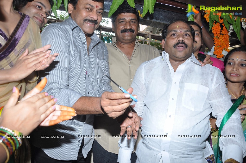 Chiranjeevi Launches Kairali Health Spa, Hyderabad