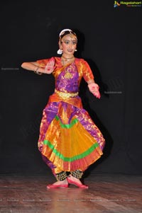 Chivukula Radha Sri Kalyani Bharatanatyam Stills