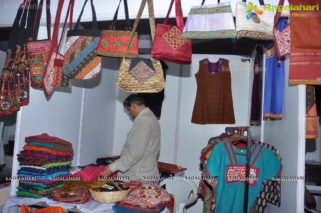 Garvi-Gurjari - Handicrafts and Handlooms Exhibition, Hyderabad