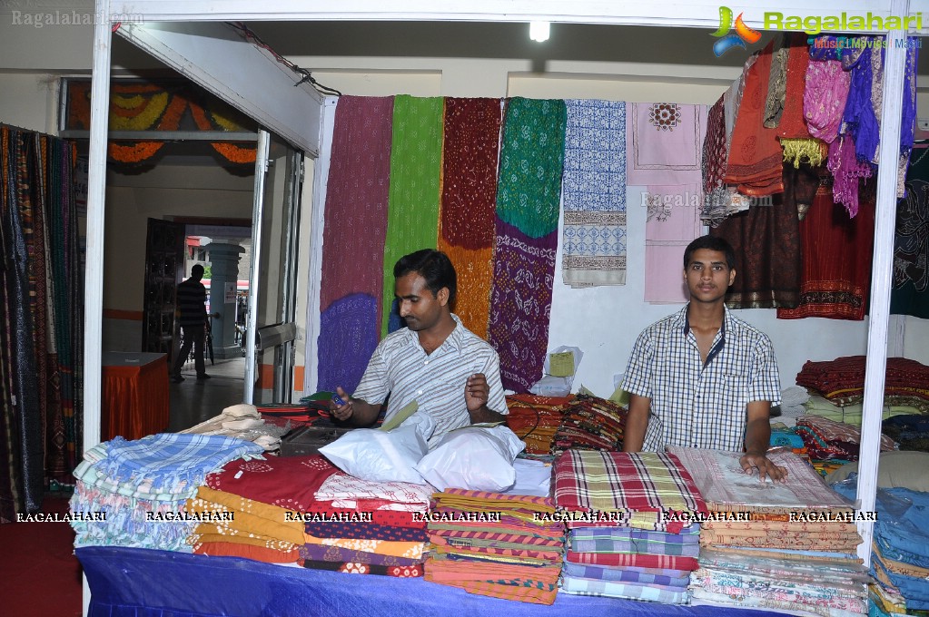 Garvi-Gurjari - Handicrafts and Handlooms Exhibition, Hyderabad