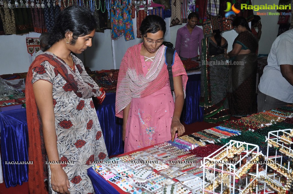 Garvi-Gurjari - Handicrafts and Handlooms Exhibition, Hyderabad