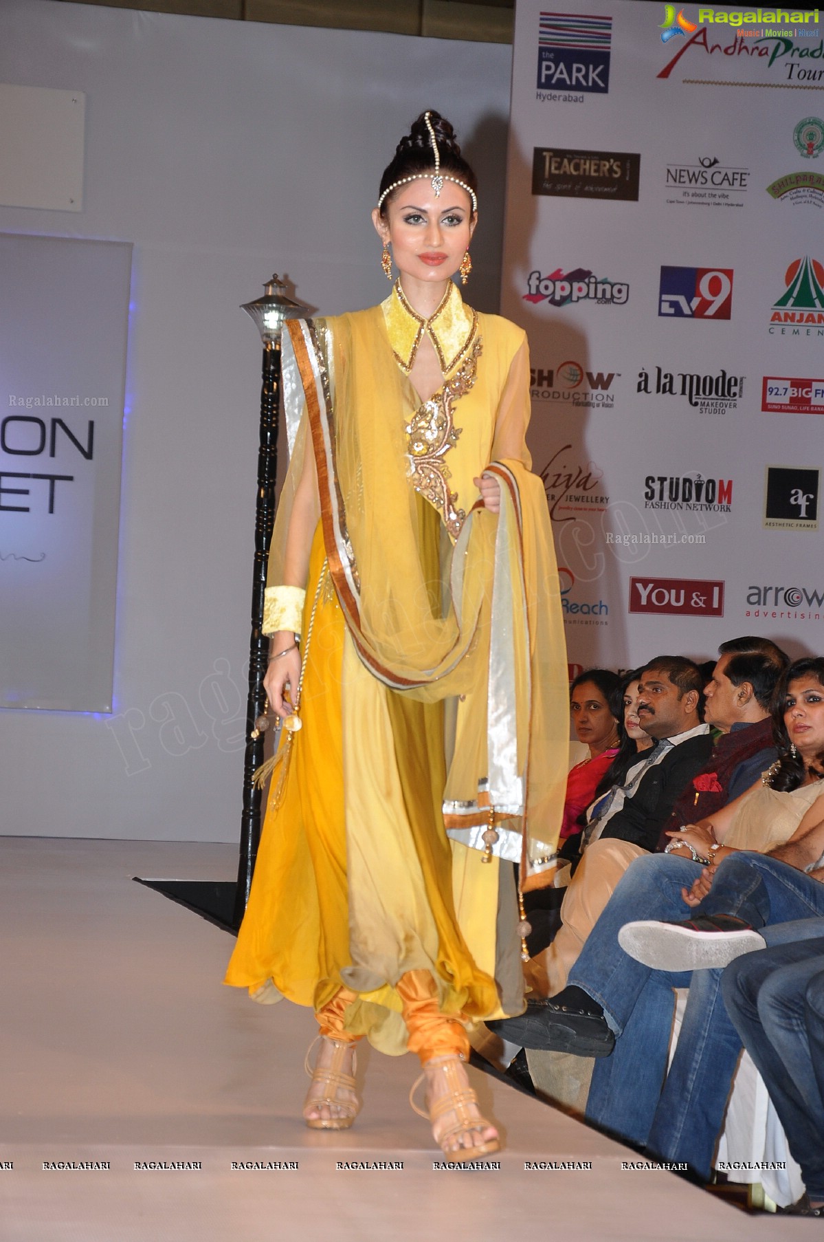 India Fashion Street - Fashion Tour 2012 (Day 1)