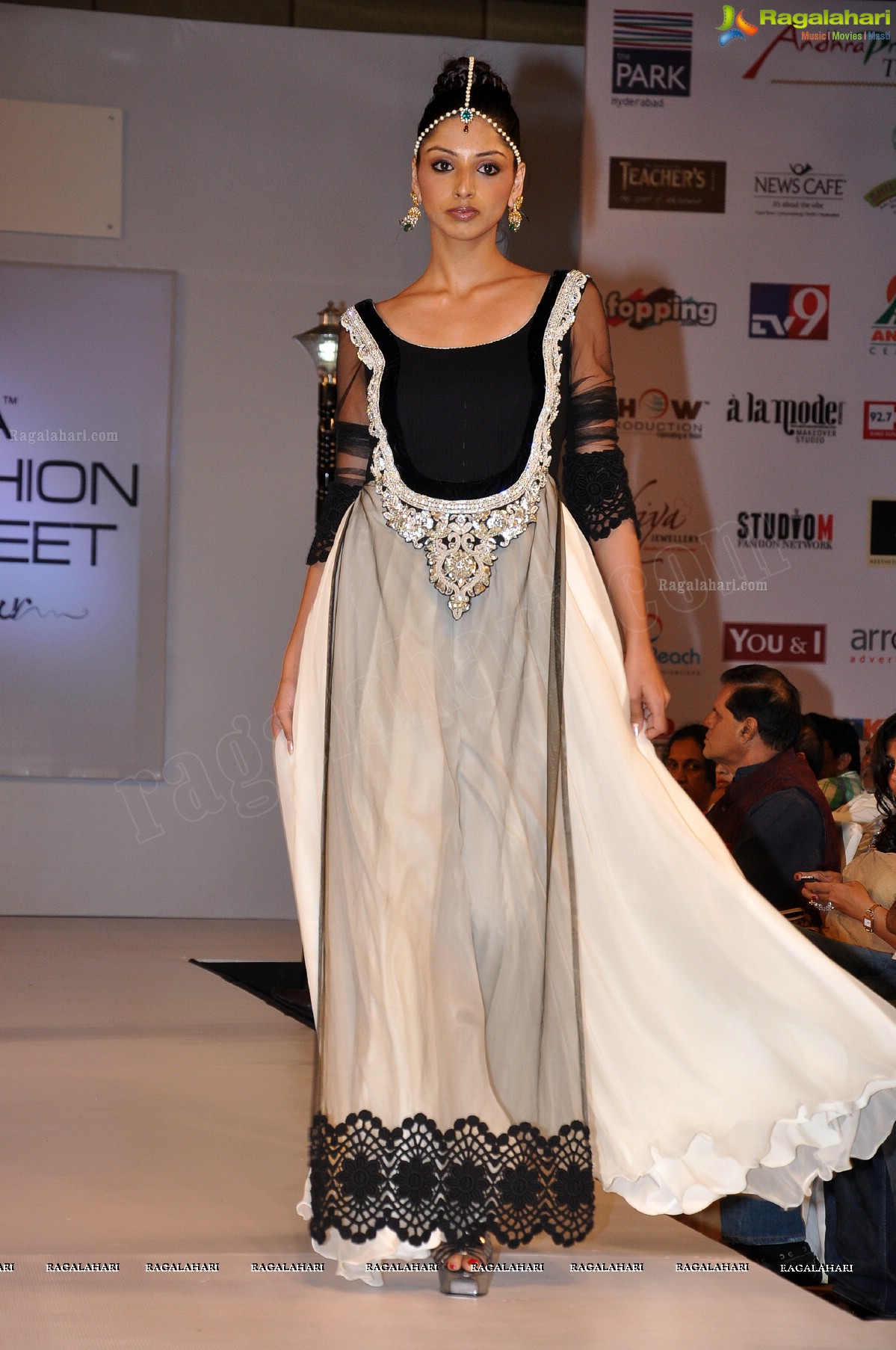 India Fashion Street - Fashion Tour 2012 (Day 1)