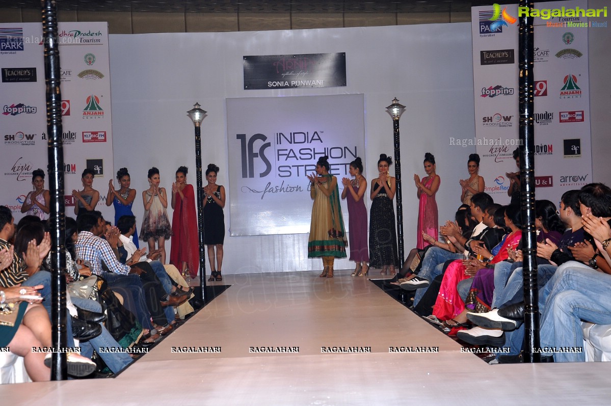 India Fashion Street - Fashion Tour 2012 (Day 1)