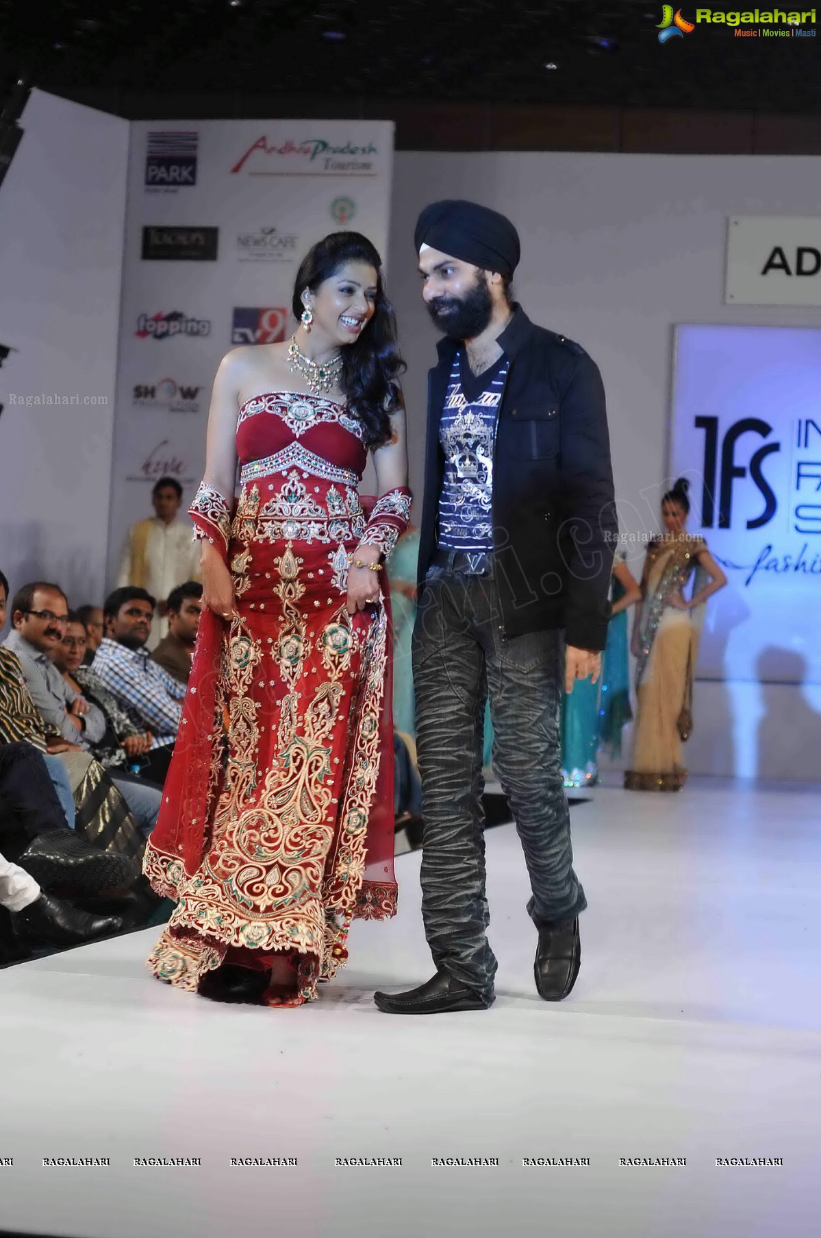 India Fashion Street - Fashion Tour 2012 (Day 1)