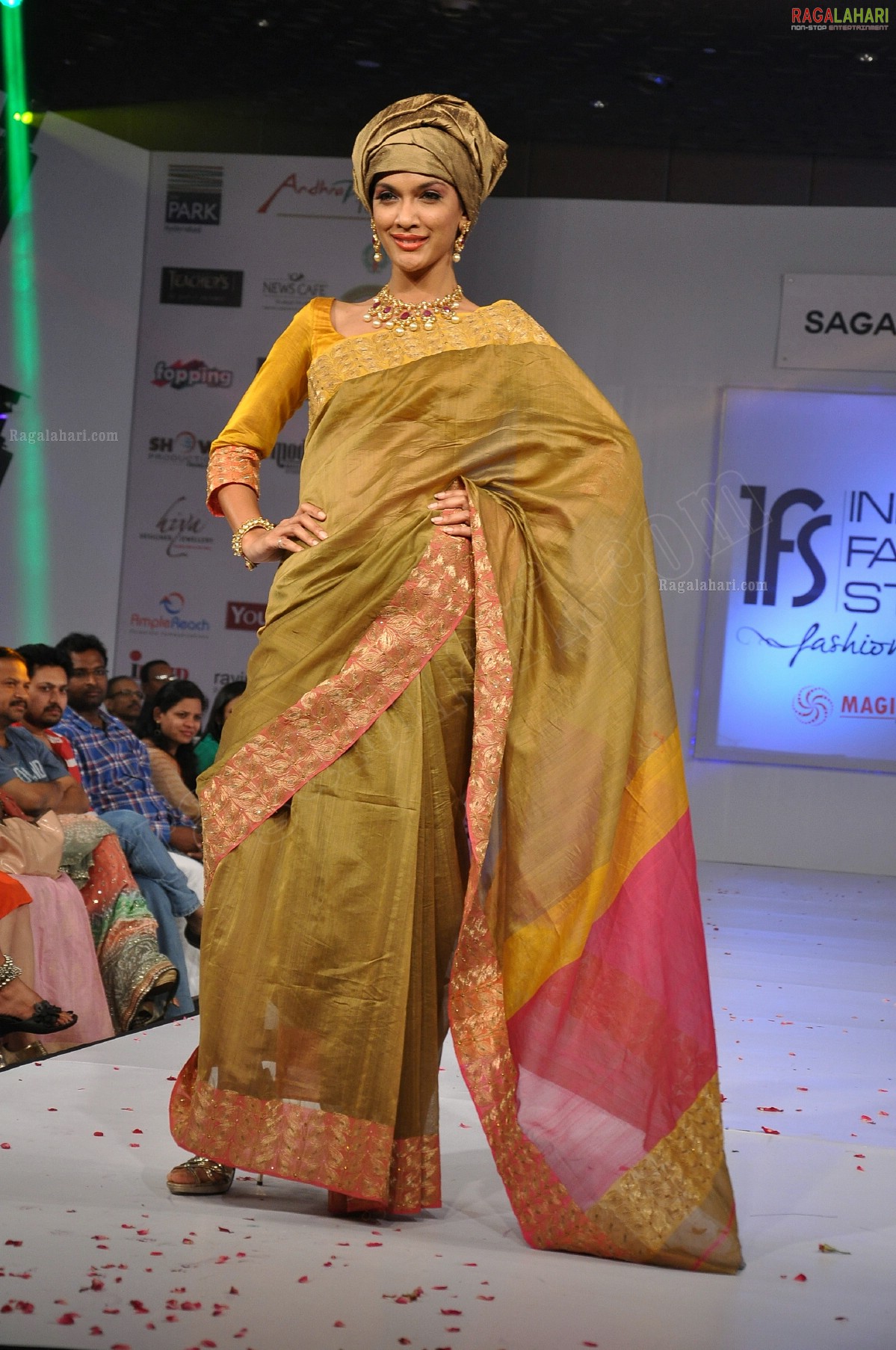 India Fashion Street - Fashion Tour 2012 (Day 2)