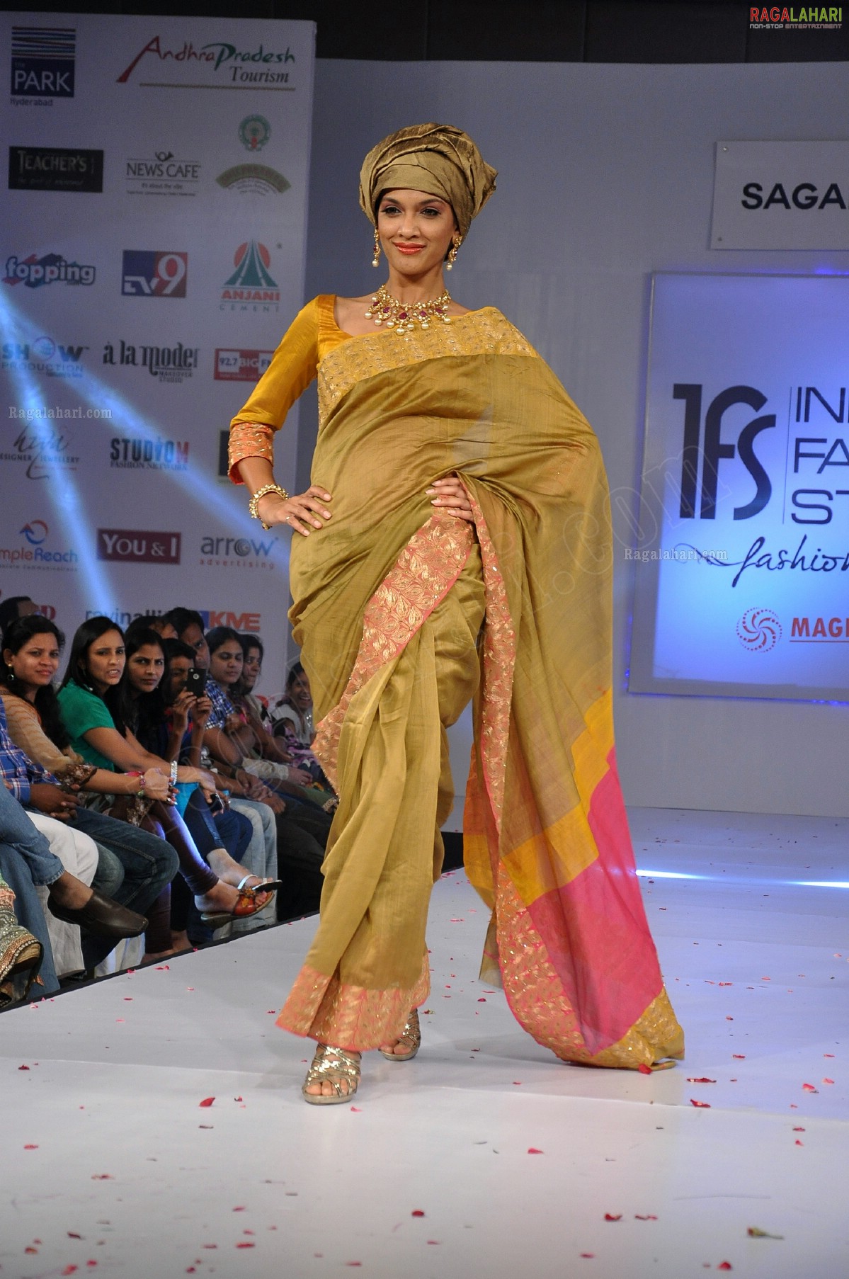 India Fashion Street - Fashion Tour 2012 (Day 2)