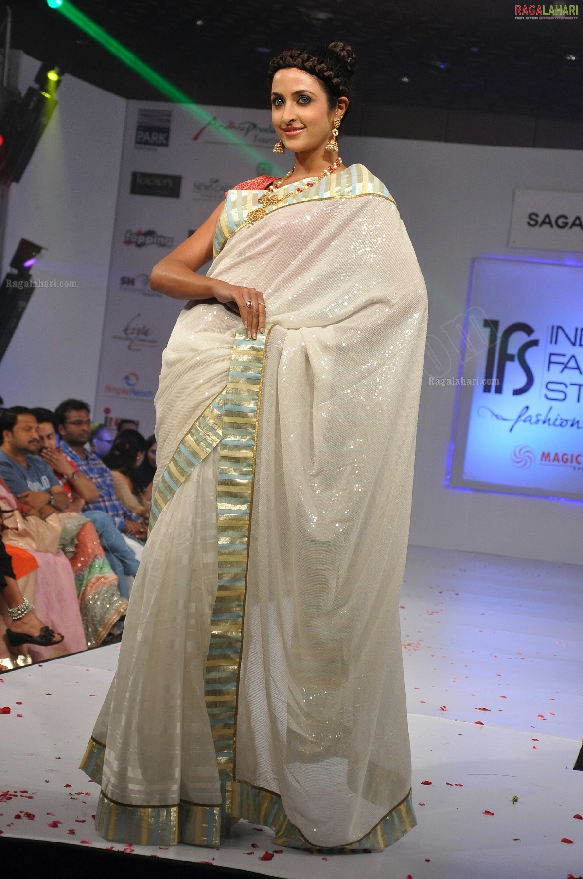 India Fashion Street - Fashion Tour 2012 (Day 2)