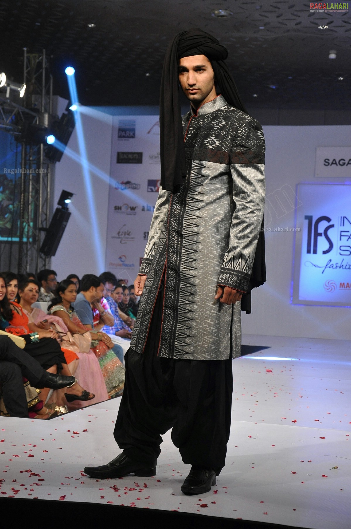 India Fashion Street - Fashion Tour 2012 (Day 2)