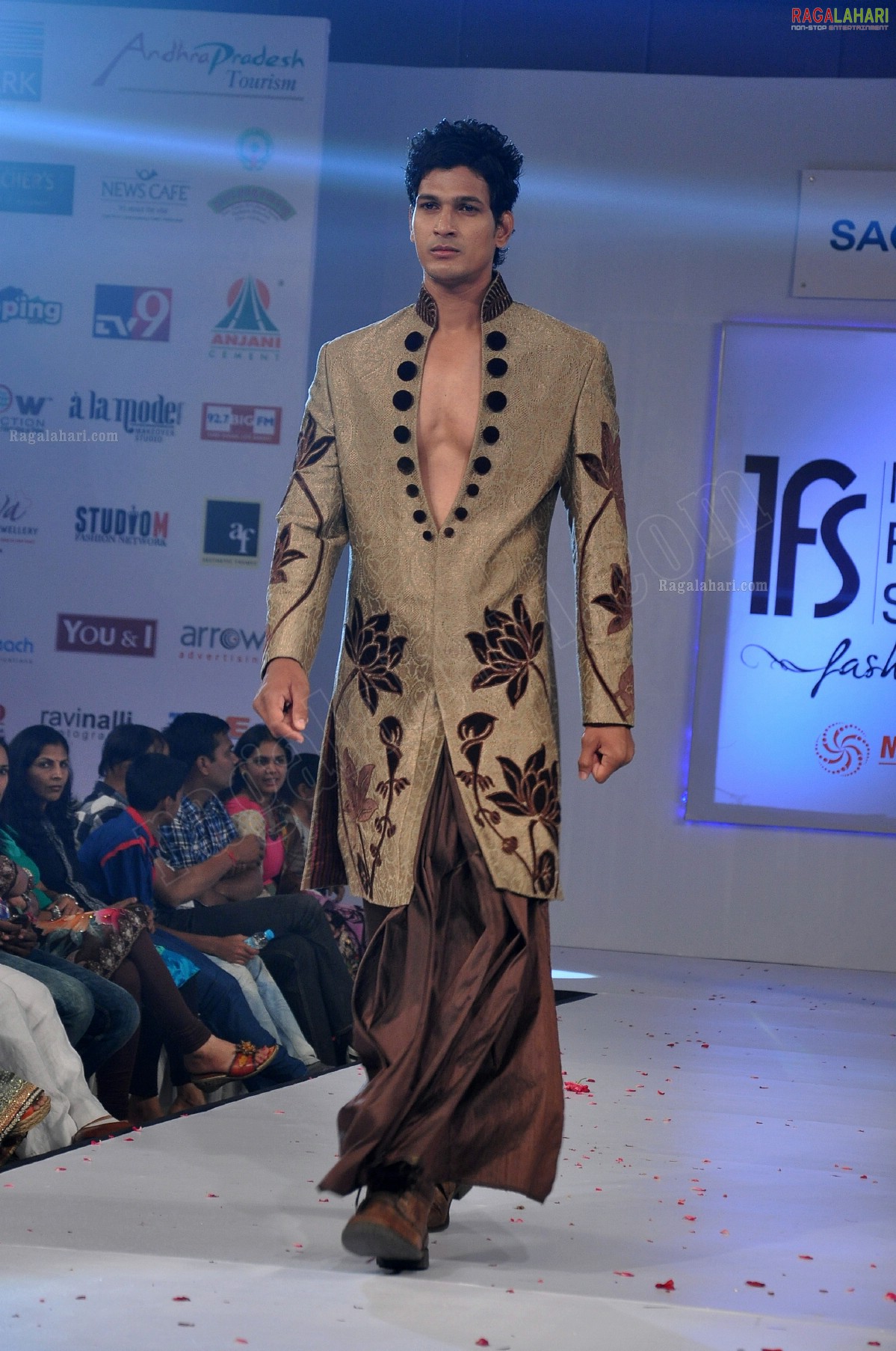 India Fashion Street - Fashion Tour 2012 (Day 2)