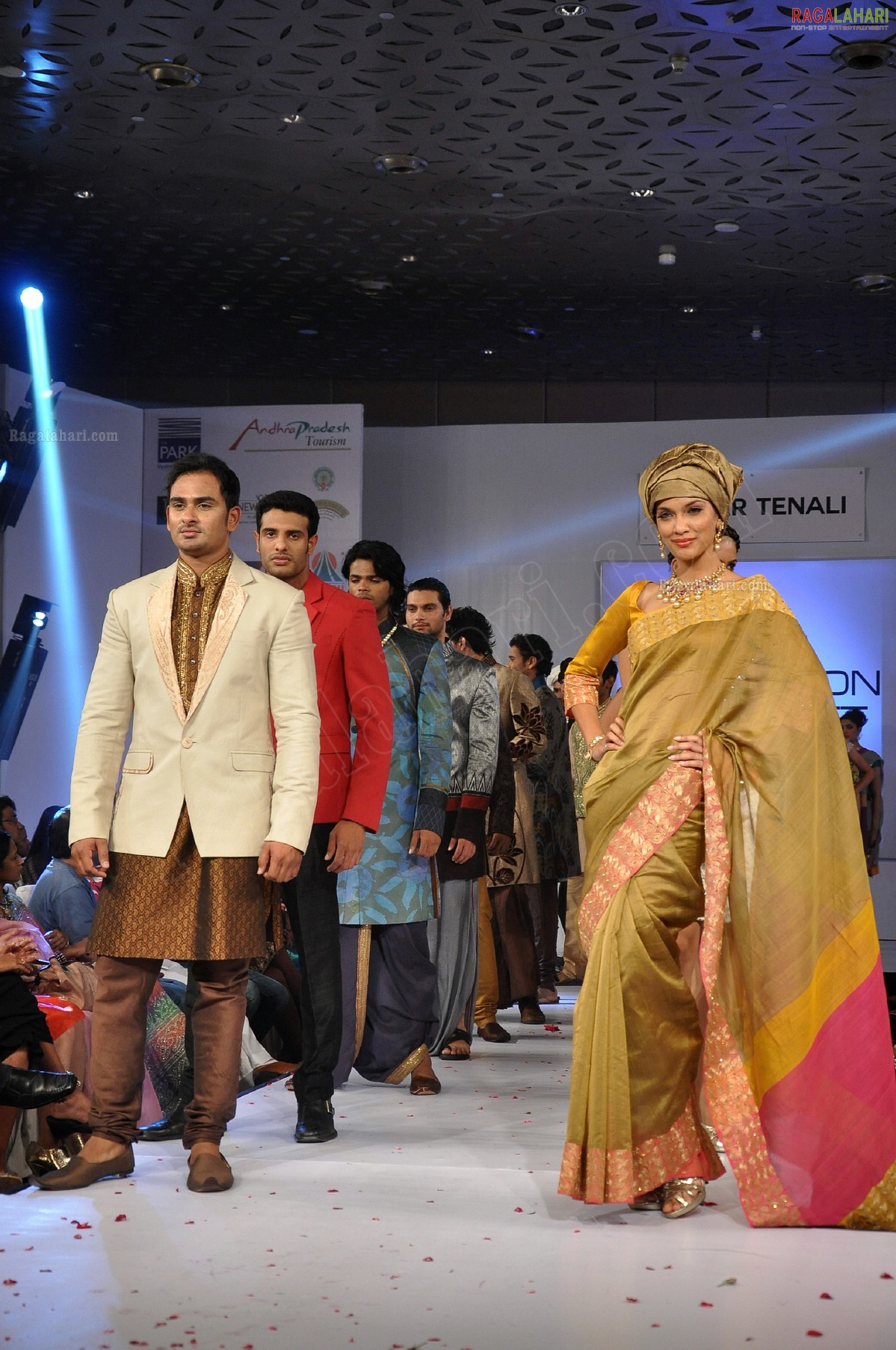 India Fashion Street - Fashion Tour 2012 (Day 2)