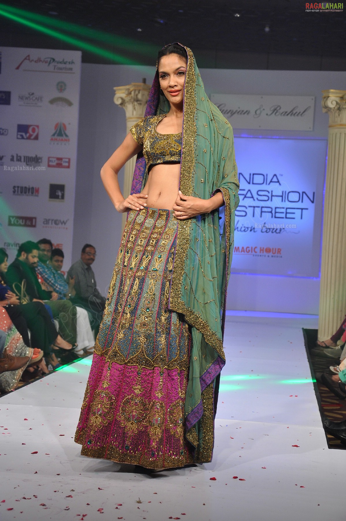 India Fashion Street - Fashion Tour 2012 (Day 2)