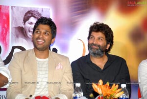 Julayi Double Platinum Disc Function