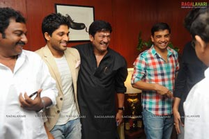 Julayi Double Platinum Disc Function