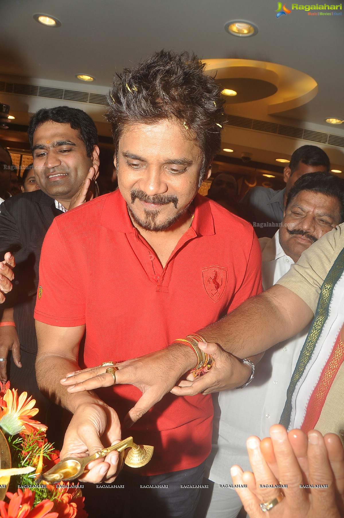 Nagarjuna launches Kukatpally Kalyan Jewellers