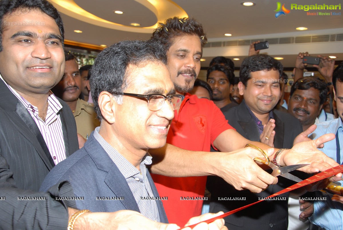 Nagarjuna launches Kukatpally Kalyan Jewellers