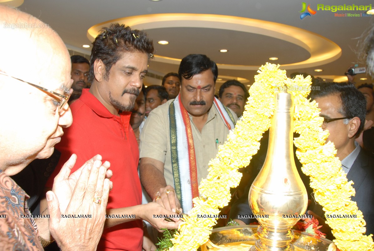 Nagarjuna launches Kukatpally Kalyan Jewellers