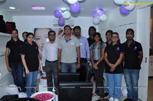 Tashu Kaushik launches Naturals Family Salon Attapur Photos