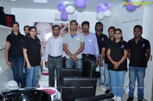 Tashu Kaushik launches Naturals Family Salon Attapur Photos