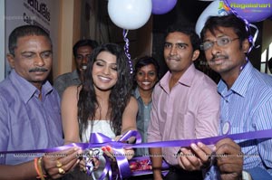 Tashu Kaushik launches Naturals Family Salon Attapur Photos