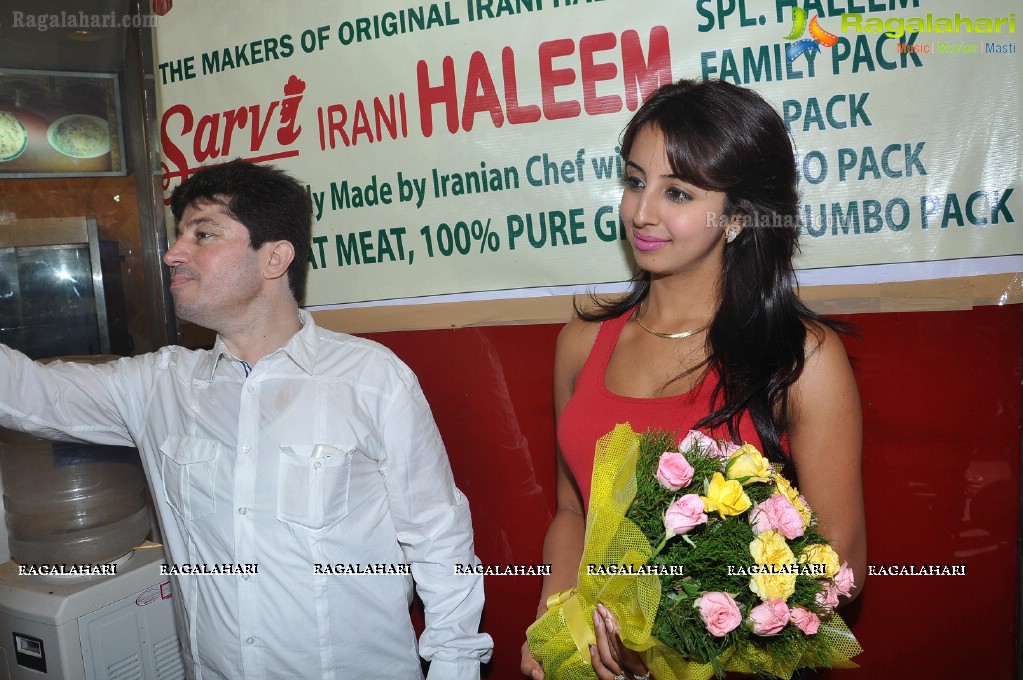 Sanjjanaa visits Sarvi Bakers and Restaurants