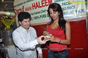 Sanjjanaa visits Hyderabad Sarvi Bakers and Restaurants